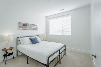 601 E Pete Rose Way in Cincinnati, OH - Building Photo - Building Photo