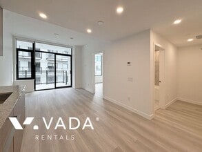 626 Claremont St in Coquitlam, BC - Building Photo - Building Photo