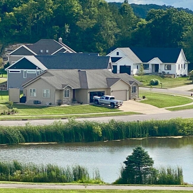 property at 3015-3015 Valley St