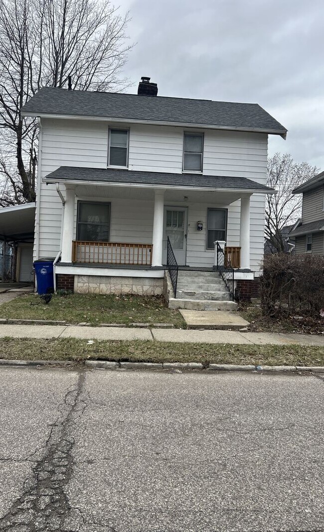 1058 E 147th St in Cleveland, OH - Building Photo - Building Photo