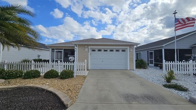2552 Red Cedar Ln in the Villages, FL - Building Photo - Building Photo