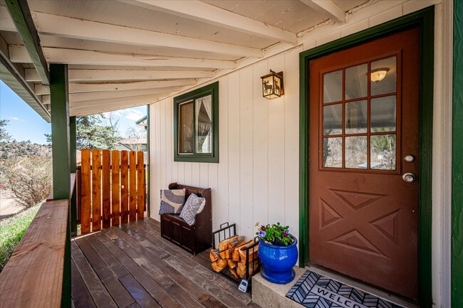 property at 2733 S Riverview Dr