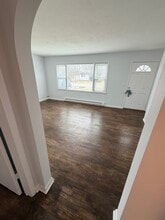 528 King St, Unit Apt 1 in Belvidere, IL - Building Photo - Building Photo