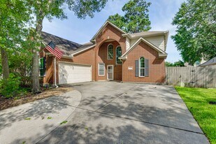 618 Bending Bough Dr in Spring, TX - Building Photo