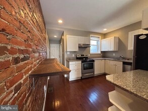 619 E Flora St in Philadelphia, PA - Building Photo - Building Photo
