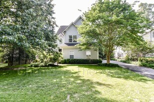 2417 Chestnut St in Falls Church, VA - Building Photo