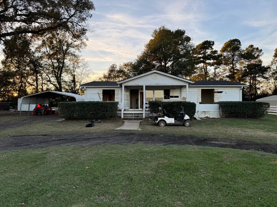 12410 FM 1650 in Gilmer, TX - Building Photo
