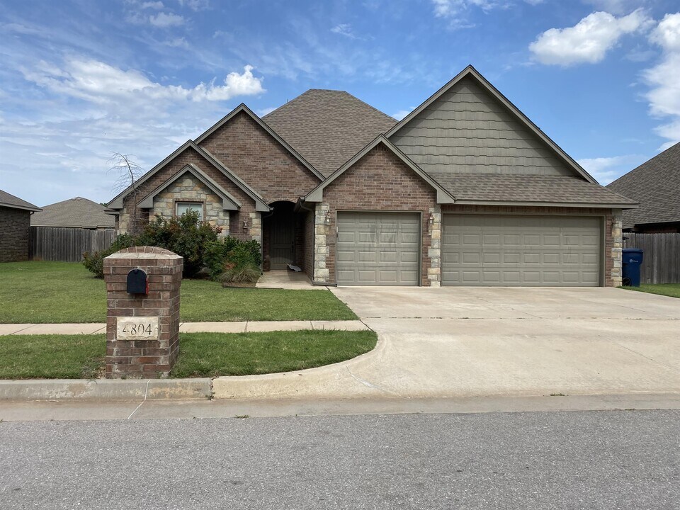 4804 Limestone Dr in Oklahoma City, OK - Building Photo