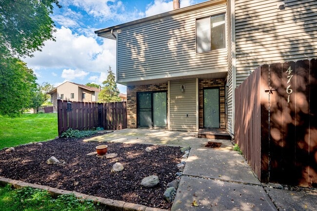 4761 Cedar Lake Rd S in St. Louis Park, MN - Building Photo - Building Photo