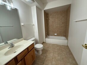 3401 N Carriageway Dr in Arlington Heights, IL - Building Photo - Building Photo