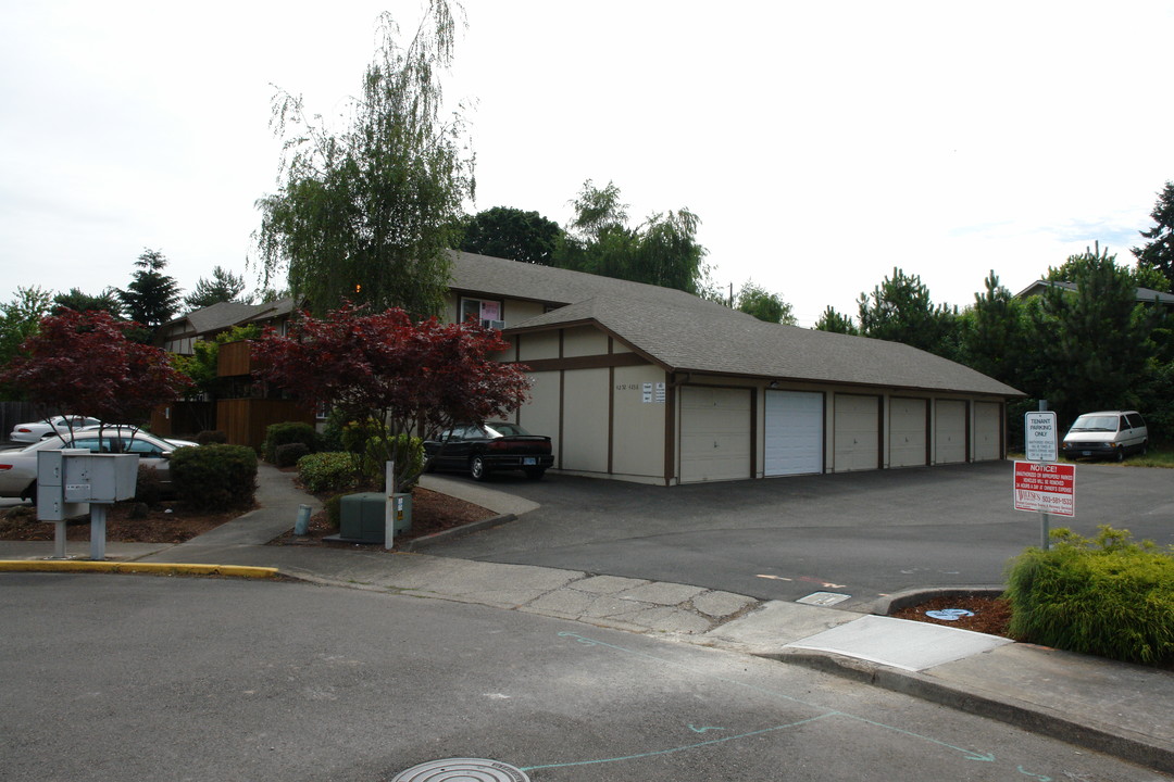 Iris Meadows Apartments in Salem, OR - Building Photo