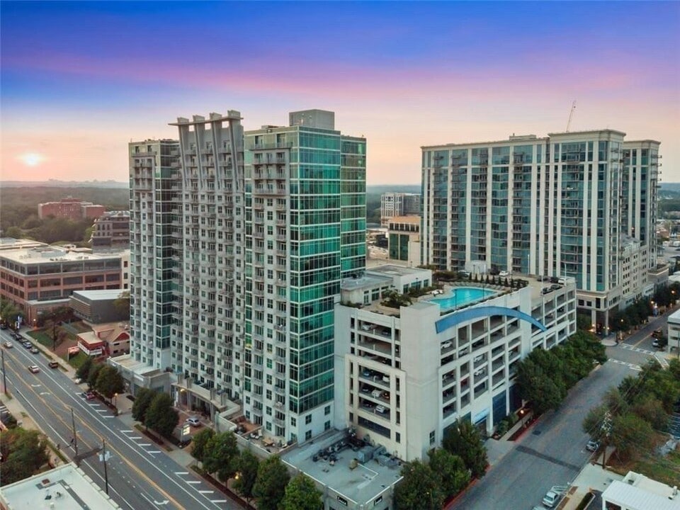 250 Pharr Rd NE in Atlanta, GA - Building Photo