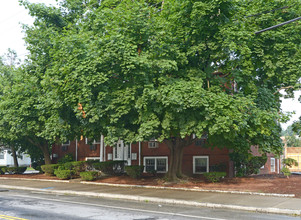 1050 Hope St in Providence, RI - Foto de edificio - Building Photo