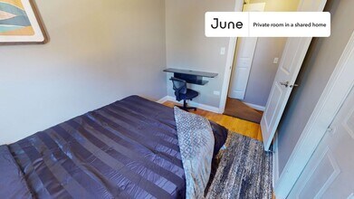 Private bedroom in 3 bed/1 bath Home in Chicago, IL - Building Photo - Building Photo