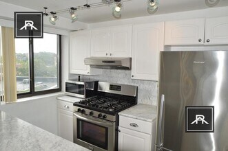 17 N Beacon St in Boston, MA - Building Photo - Building Photo