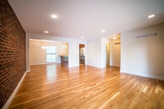 3726 Locust St, Unit 7 in Kansas City, MO - Building Photo - Building Photo