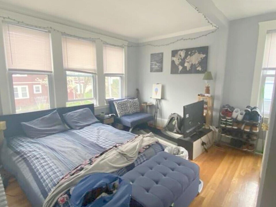 84 Hooker Ave, Unit 2 in Somerville, MA - Foto de edificio