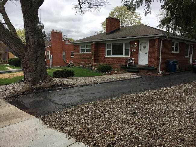 1420 Kirtland Dr in Ann Arbor, MI - Building Photo - Building Photo