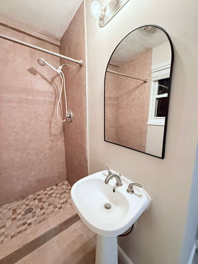 5957 Sherrie Ln in Powder Springs, GA - Building Photo - Building Photo