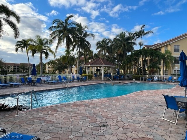 4690 Saint Croix Ln, Unit 431 in Naples, FL - Foto de edificio