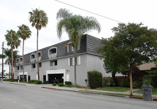 Washington Terrace in Santa Ana, CA - Building Photo - Building Photo