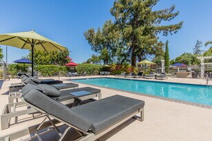 Magnolia Square in Sunnyvale, CA - Building Photo