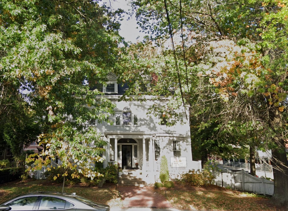 747 Washington St in Brookline, MA - Foto de edificio