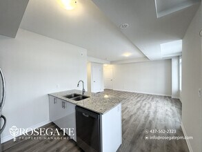 Beautiful 3-Bedroom Townhouse with Garage, Driveway Parking & Private Outdoor Space in Caledon in Caledon, ON - Building Photo - Building Photo