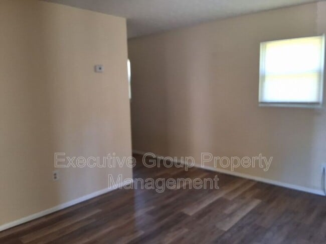 1190 Lois Ln in Radcliff, KY - Building Photo - Building Photo