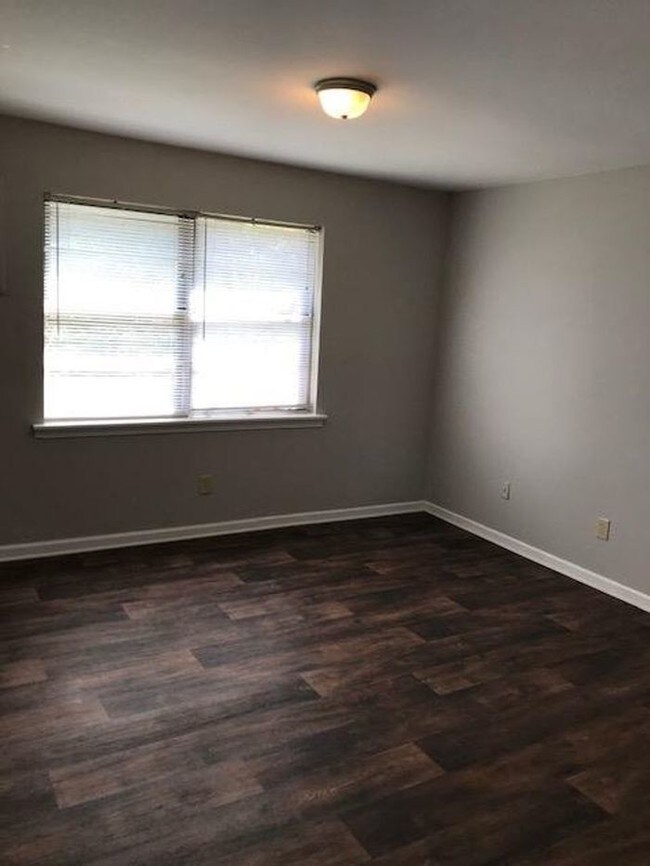110 Burdine Rd-Unit -08 in Greenville, SC - Foto de edificio - Building Photo