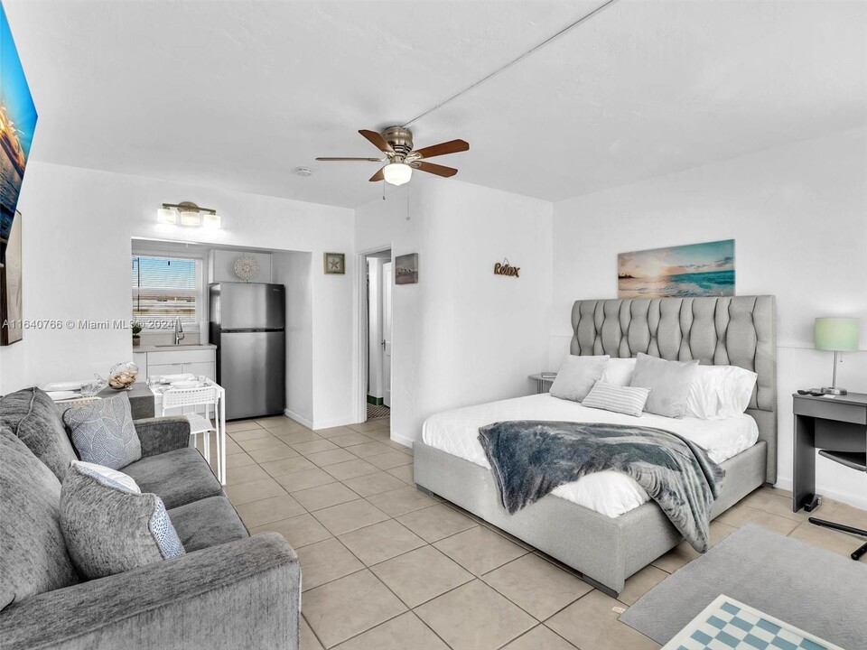 320 Arthur St-Unit -17 in Hollywood, FL - Foto de edificio