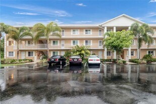 3041 Sandpiper Bay Cir in Naples, FL - Building Photo