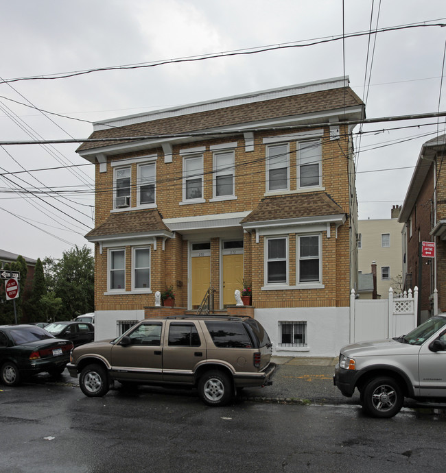 270-272 McClean Ave in Staten Island, NY - Building Photo - Building Photo