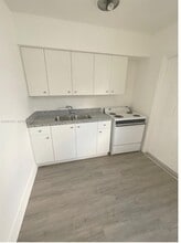 2410 NW 11th St in Miami, FL - Building Photo - Building Photo