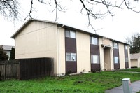 1903 10th St in Springfield, OR - Foto de edificio - Building Photo