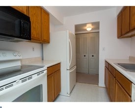3301 Valley Dr, Unit 3301 in West Chester, PA - Foto de edificio - Building Photo