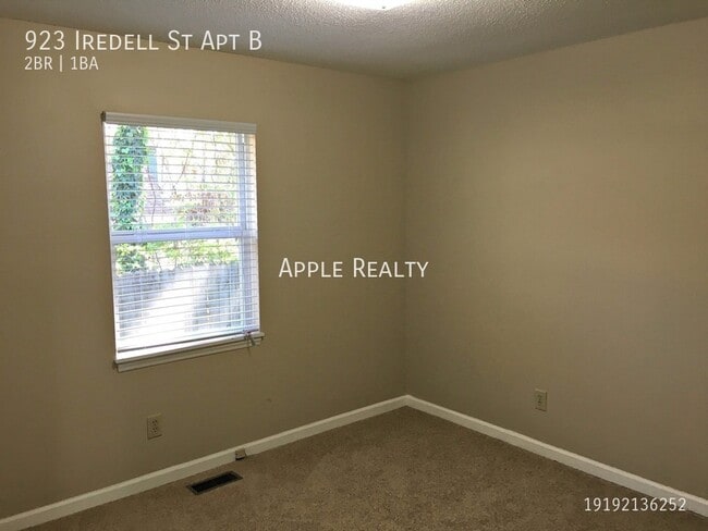 923 Iredell St in Durham, NC - Building Photo - Building Photo
