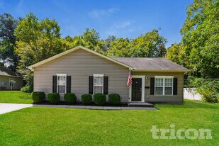 117 W Nims Ave in Mount Holly, NC - Building Photo