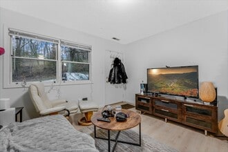 Avalon Apartments in Morgantown, WV - Building Photo - Building Photo