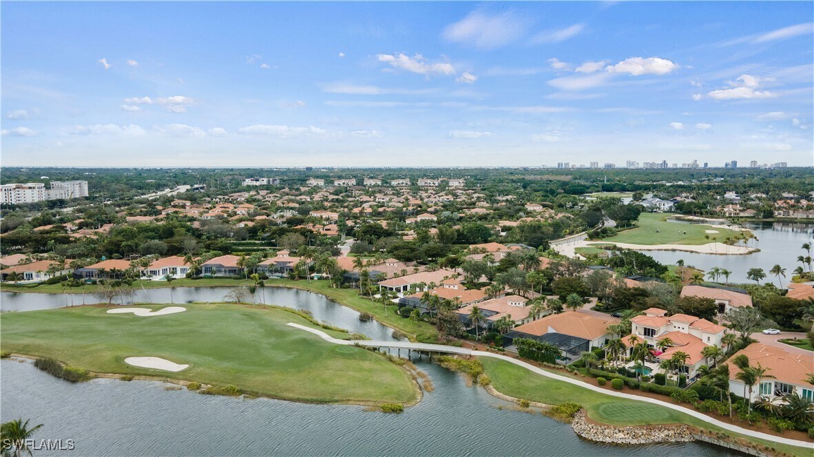 2052 Isla Vista Ln in Naples, FL - Building Photo