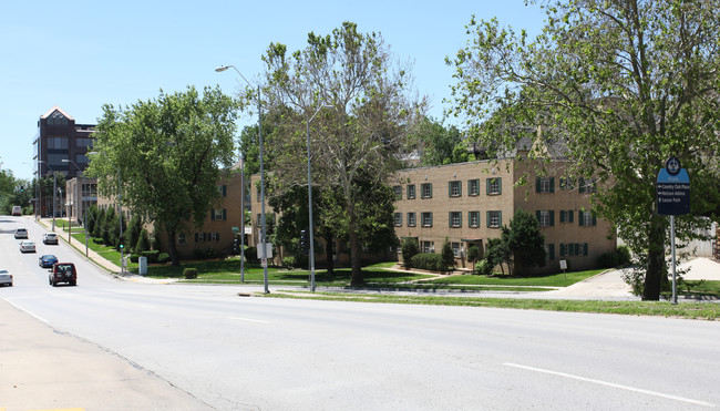 Country Club Plaza in Kansas City, MO - Building Photo - Building Photo