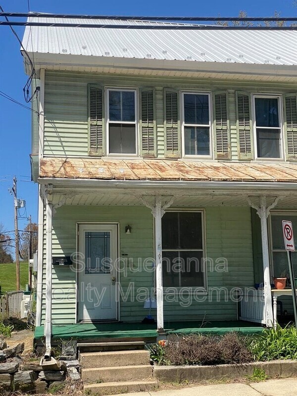property at 171 E Derry Rd