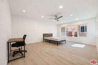 1189 W 36th Pl in Los Angeles, CA - Building Photo - Building Photo