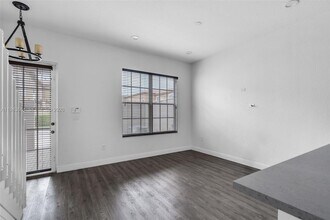 624 SW 147th Ave in Pembroke Pines, FL - Building Photo - Building Photo