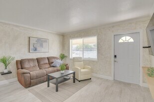 16205 NW 39th Ct in Miami Gardens, FL - Building Photo