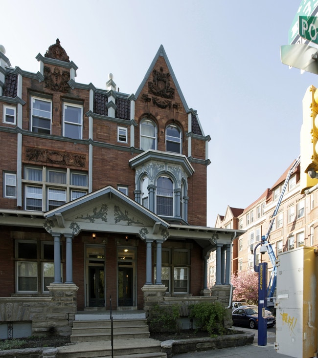 3432 Powelton Ave in Philadelphia, PA - Foto de edificio - Building Photo