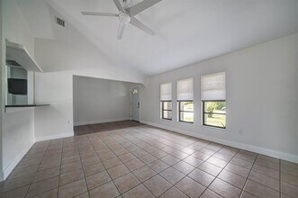 11285 Oceanspray Blvd in Englewood, FL - Building Photo - Building Photo