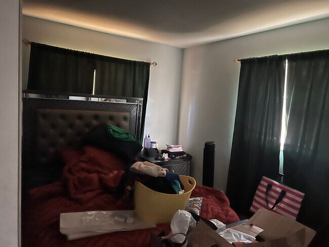 property at 1070 W 2nd St