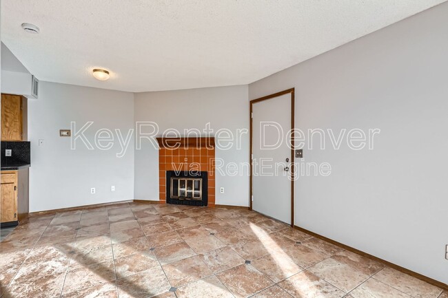 1825 Kendall St in Lakewood, CO - Building Photo - Building Photo