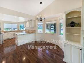 6503 W Baron Dr in Boise, ID - Foto de edificio - Building Photo